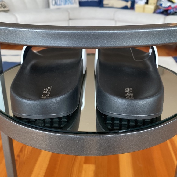 MICHAEL KORS White Demi Slide Sandals - Picture 3 of 5